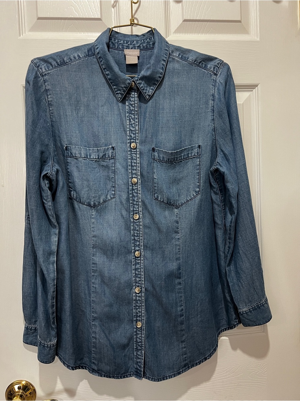 Chico's Classic Collared Tencel Shirt Button-Up Size 1 (M 8/10) Light Blue Soft